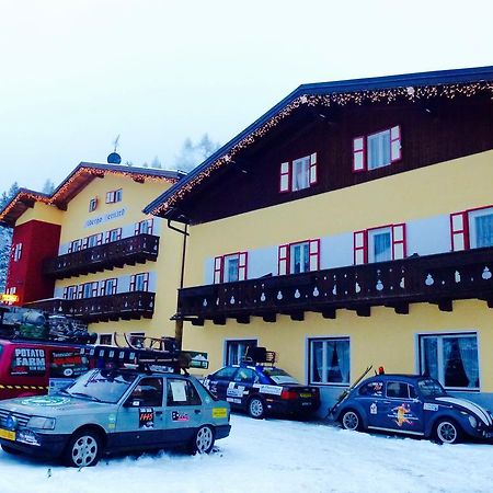 Hotel Bernard ปอซซาดิฟัซซา ภายนอก รูปภาพ