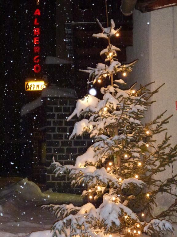 Hotel Bernard ปอซซาดิฟัซซา ภายนอก รูปภาพ