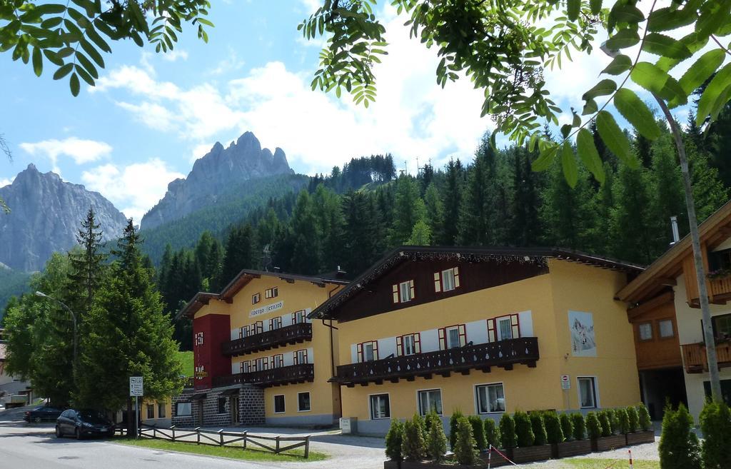 Hotel Bernard ปอซซาดิฟัซซา ภายนอก รูปภาพ
